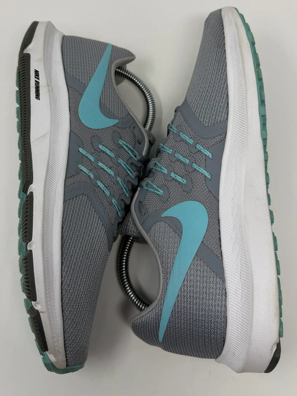 Nike Run Swift women’s  Gray & Teal Running Shoes Sz.9